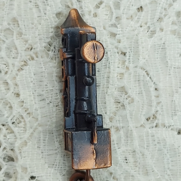 Locomotive Keychain Copper Color Train Engine - Picture 6 of 7